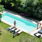 Green Escape Guesthouse With Pool In Villa