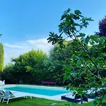 Green Escape Guesthouse With Pool In Villa
