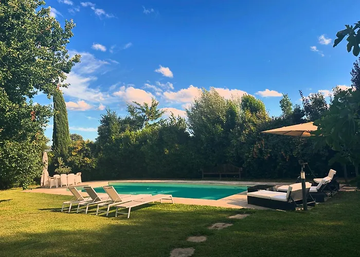 Green Escape Guesthouse With Pool In Villa